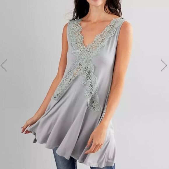 NWT Buckle Gimmicks Eyelash Lace Double V-Neck Sleeveless Tank Top Gray M - Picture 1 of 13